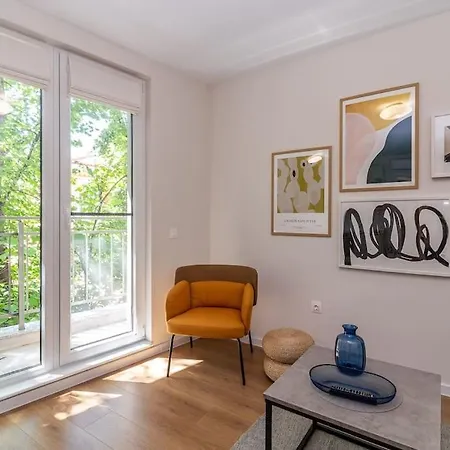 Apartament Center - Free Parking - Walk To Main Street *